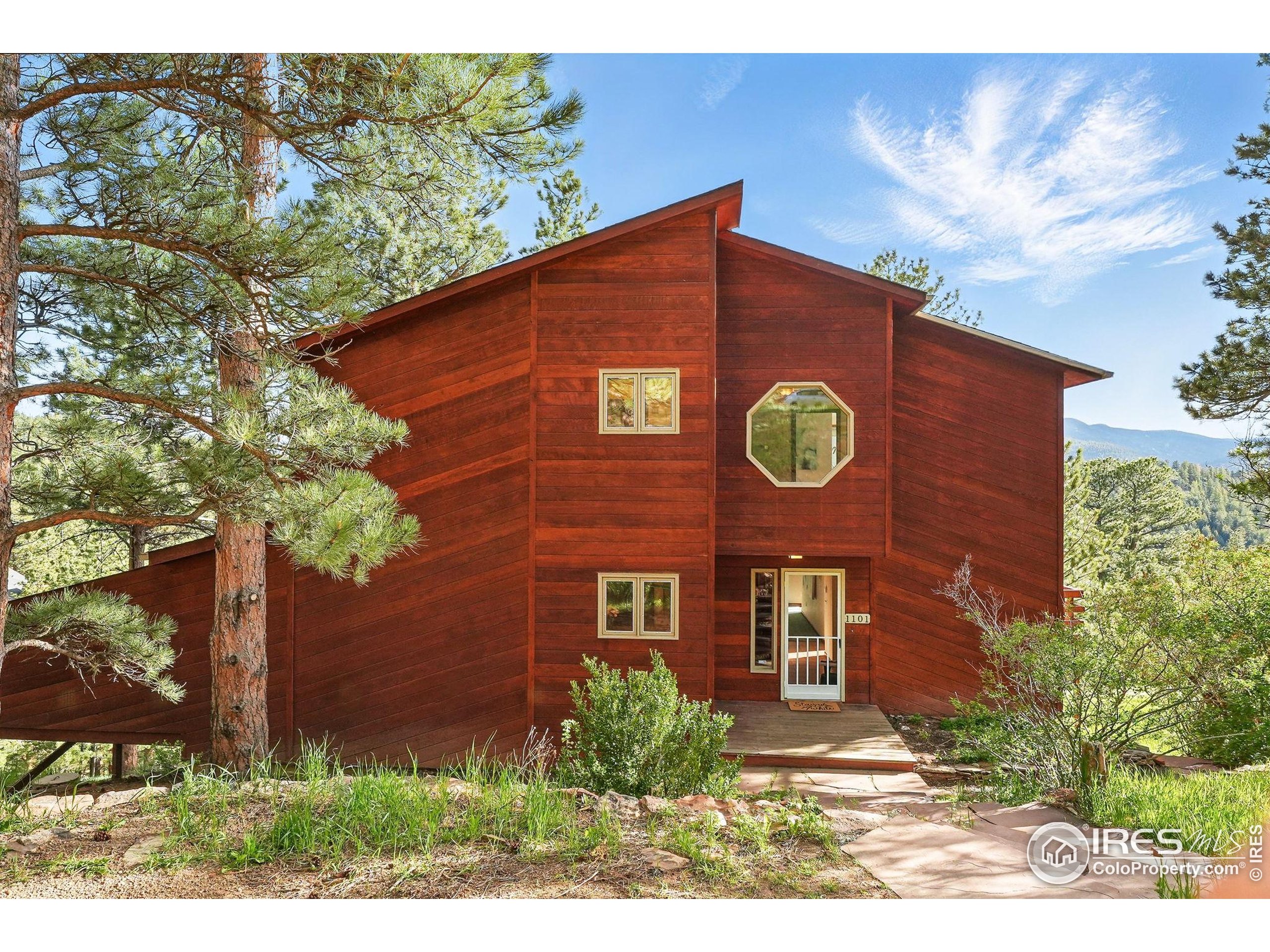1101 Peakview Circle Boulder, CO 80302 - Photo 11 of 37 a view of a brick wall