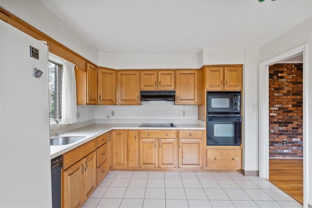 102 White Gate Road Pittsburgh, PA 15238 - Photo 6 of 24 Gallery Image 6