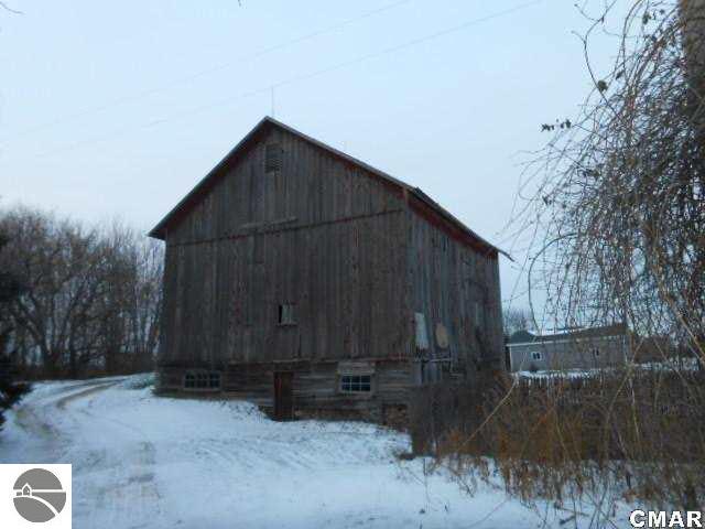 7391 East Fremont Road Shepherd, MI 48883 - Photo 22 of 24 1772774-21.JPG