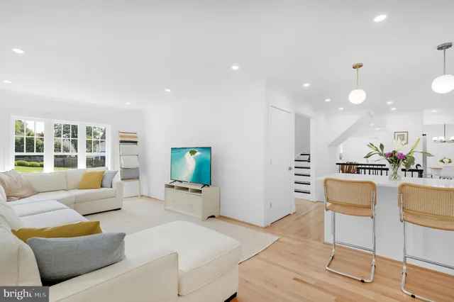 $865,000 | 16908 Freedom Way, Rockville, MD 20853