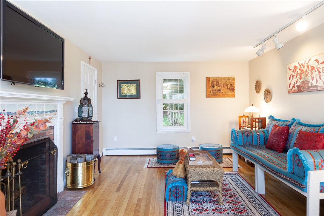 80 Col Christopher Greene Road Portsmouth, RI 02871 - Photo 17 of 50