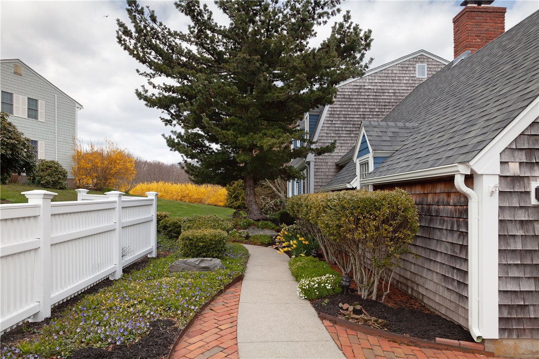 80 Col Christopher Greene Road Portsmouth, RI 02871 - Photo 7 of 50