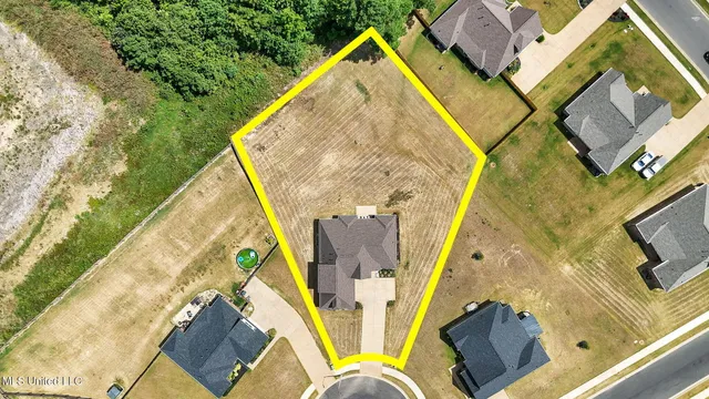 $371,000 | 555 Emma Cove, Nesbit, MS 38651