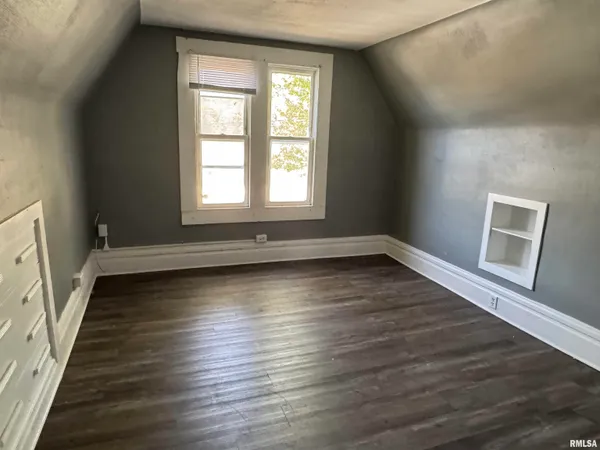 $55,000 | 1712 Northeast Monroe Street, Peoria, IL 61603
