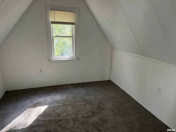$55,000 | 1712 Northeast Monroe Street, Peoria, IL 61603