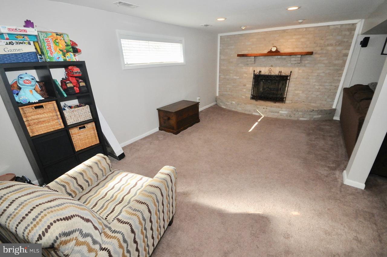 153 Kelly Driver Road Laurel Springs, NJ 08021 - Photo 22 of 30 Family Room