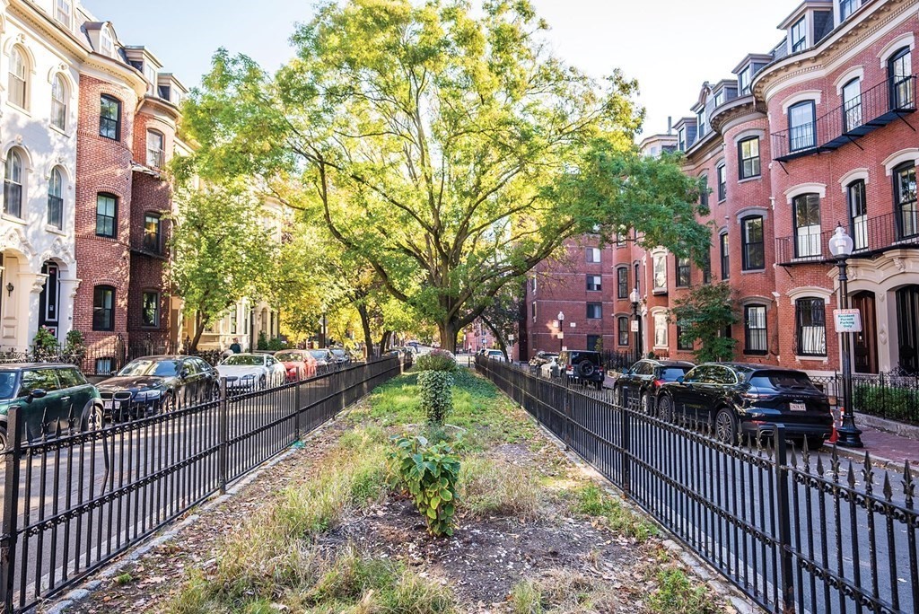 18 Rutland Square Boston, MA 02118 - Photo 3 of 36 Gallery Image 3