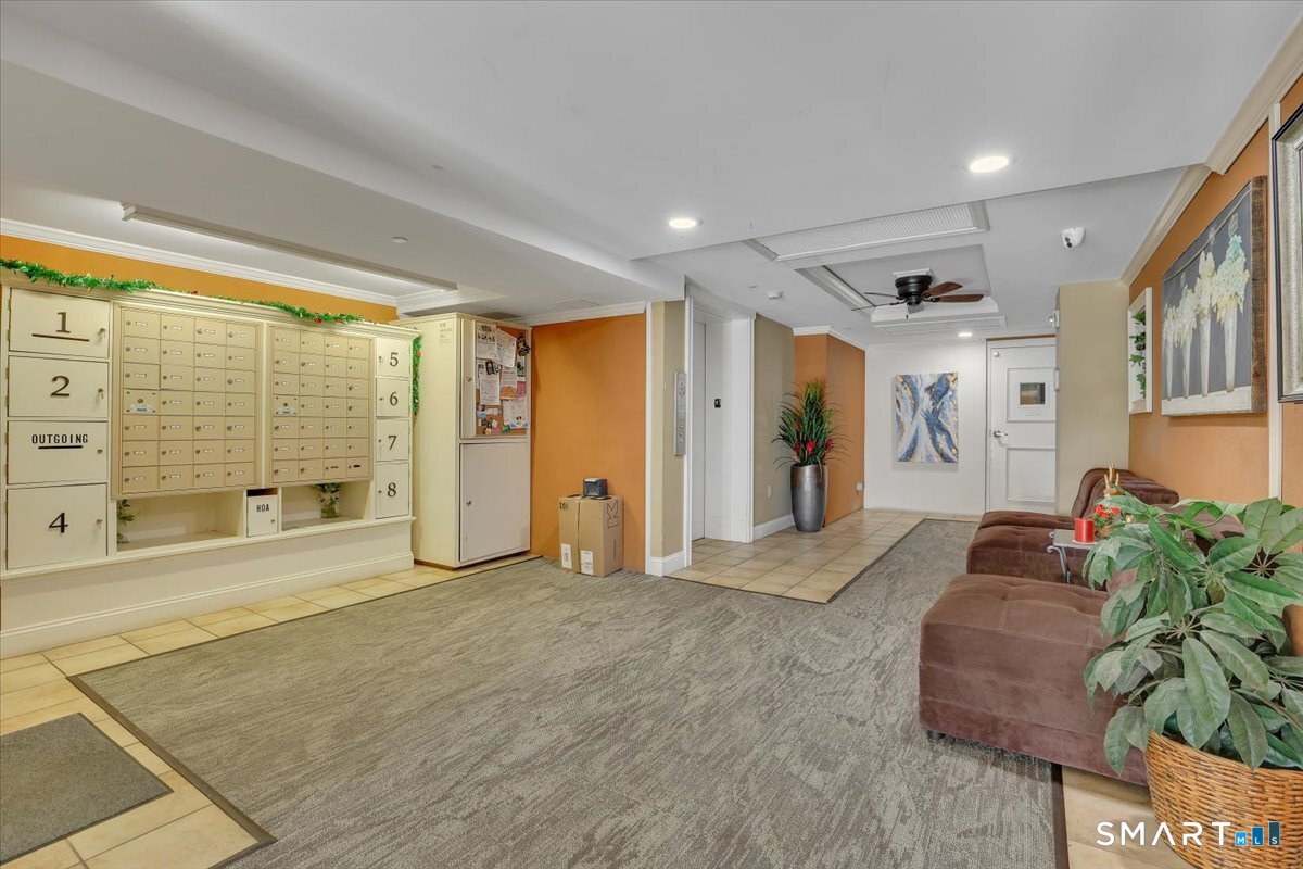 461 Bank Street, Unit 606 New London, CT 06320 - Photo 5 of 35