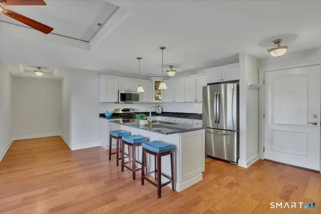 $279,000 | 461 Bank Street, Unit 606, New London, CT 06320