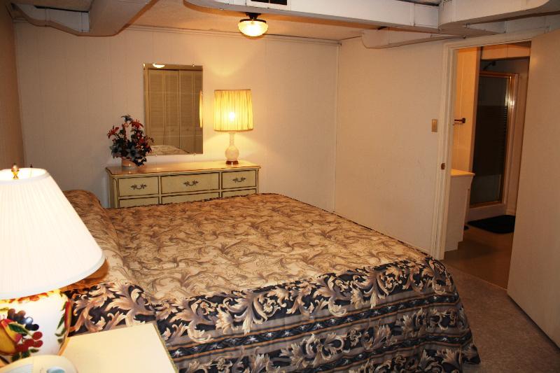 1130 Persinger Road Southwest Roanoke, VA 24015 - Photo 16 of 24 Bedroom 3