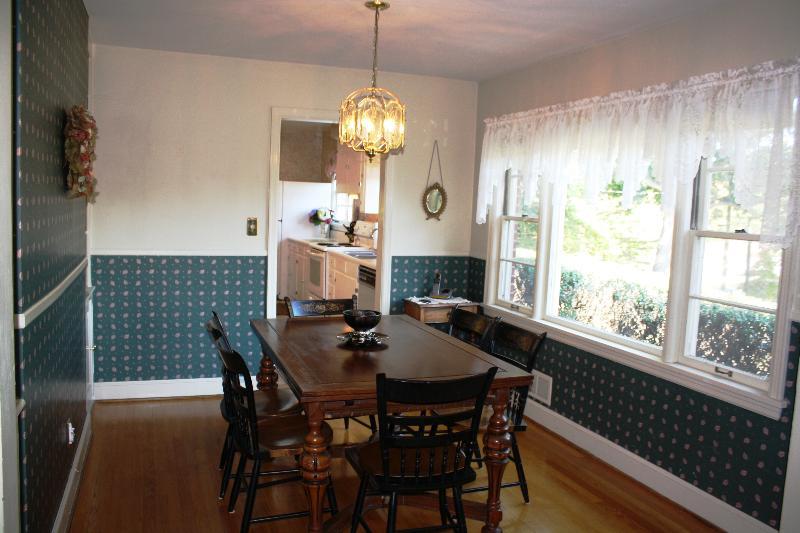 1130 Persinger Road Southwest Roanoke, VA 24015 - Photo 6 of 24 Dining Room