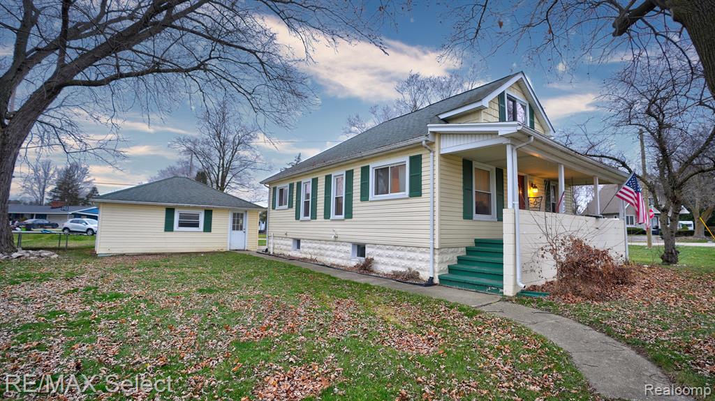 9083 Perry Road Atlas, MI 48411 - Photo 2 of 28