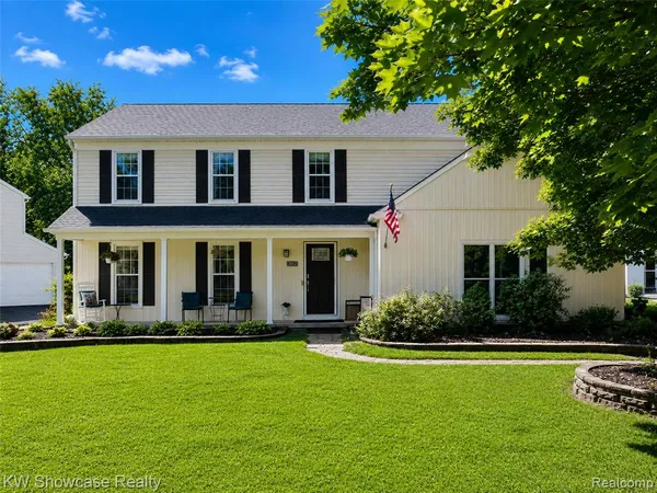 $430,000 | 5409 South Piccadilly Circle, West Bloomfield, MI 48322