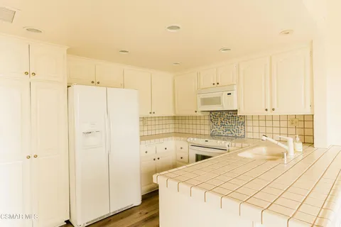 $999,999 | 32355 Saddle Mountain Drive, Westlake Village, CA 91361