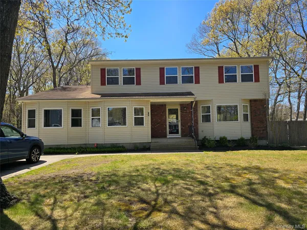 $675,000 | 92 Hawthorne Street, Mastic, NY 11950