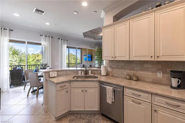 $8,500 | 9550 Ironstone Terrace, Unit 201, Naples, FL 34120