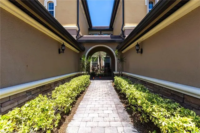 $8,500 | 9550 Ironstone Terrace, Unit 201, Naples, FL 34120