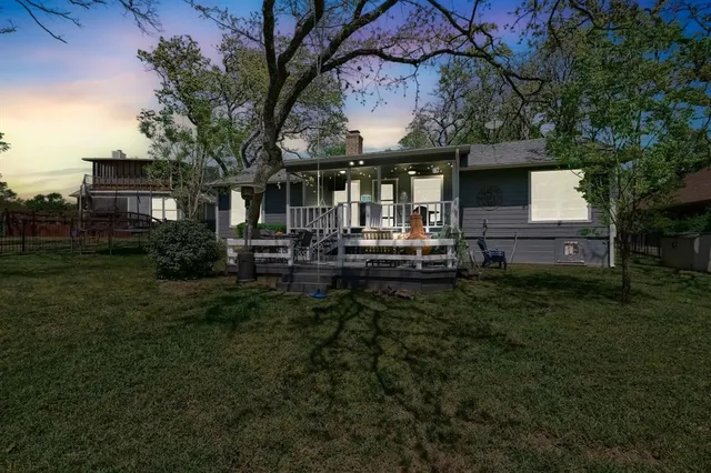 $799,000 | 1214 Kiowa Drive East, Lake Kiowa, TX 76240