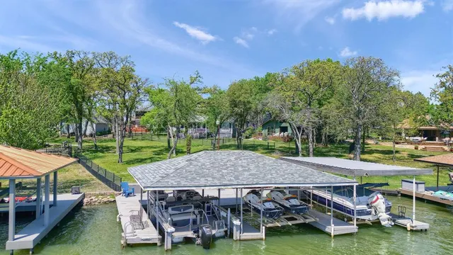 $799,000 | 1214 Kiowa Drive East, Lake Kiowa, TX 76240