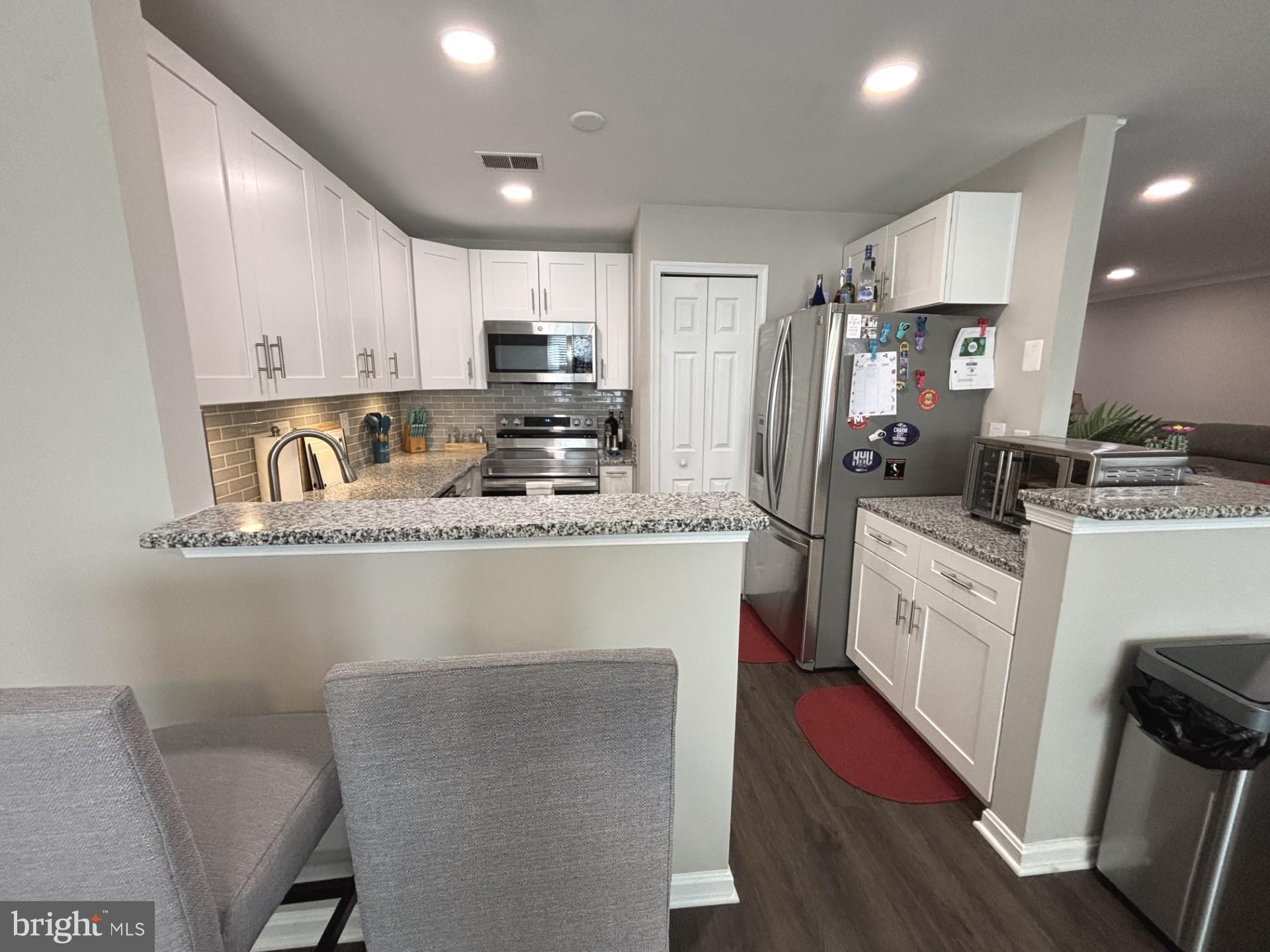 10 Fallen Tree Court, Unit 204 Halethorpe, MD 21227 - Photo 4 of 22 Breakfast bar