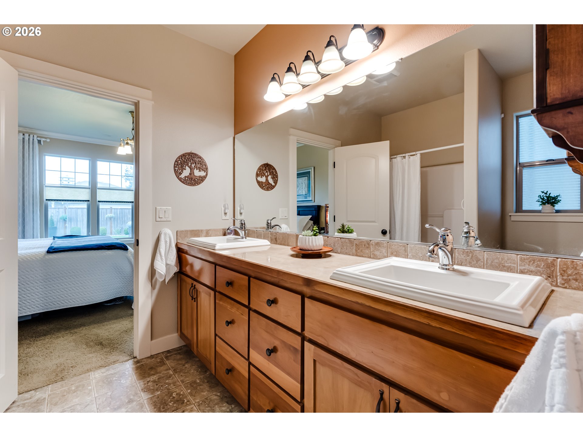 1016 Fieldcrest Avenue Junction City, OR 97448 - Photo 17 of 28 Bathroom