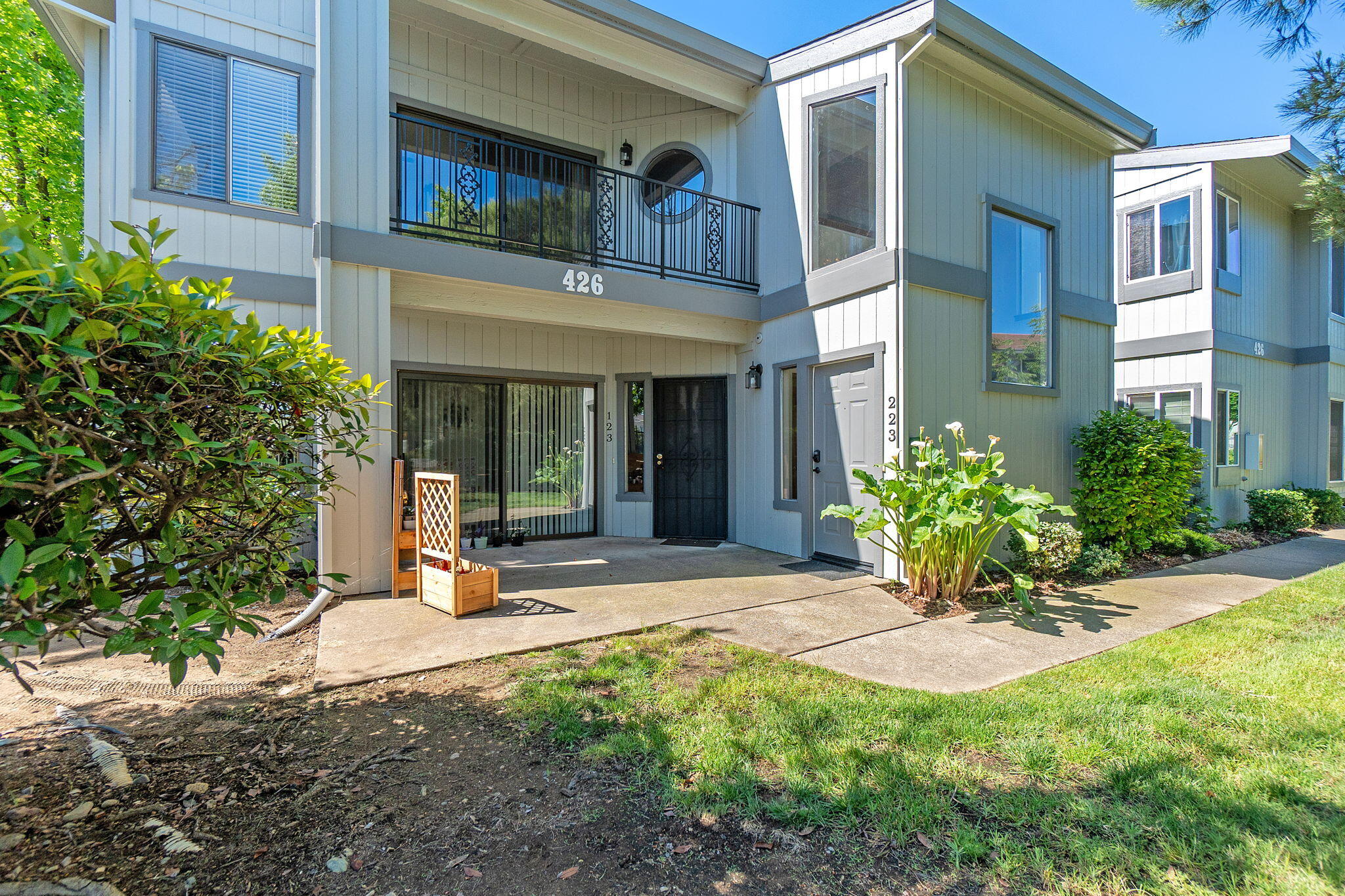 426 Ridgecrest Trail, Unit 223 Redding, CA 96003 - Photo 2 of 59 2-web-or-mls-BiggerFlow Real Estate Medi