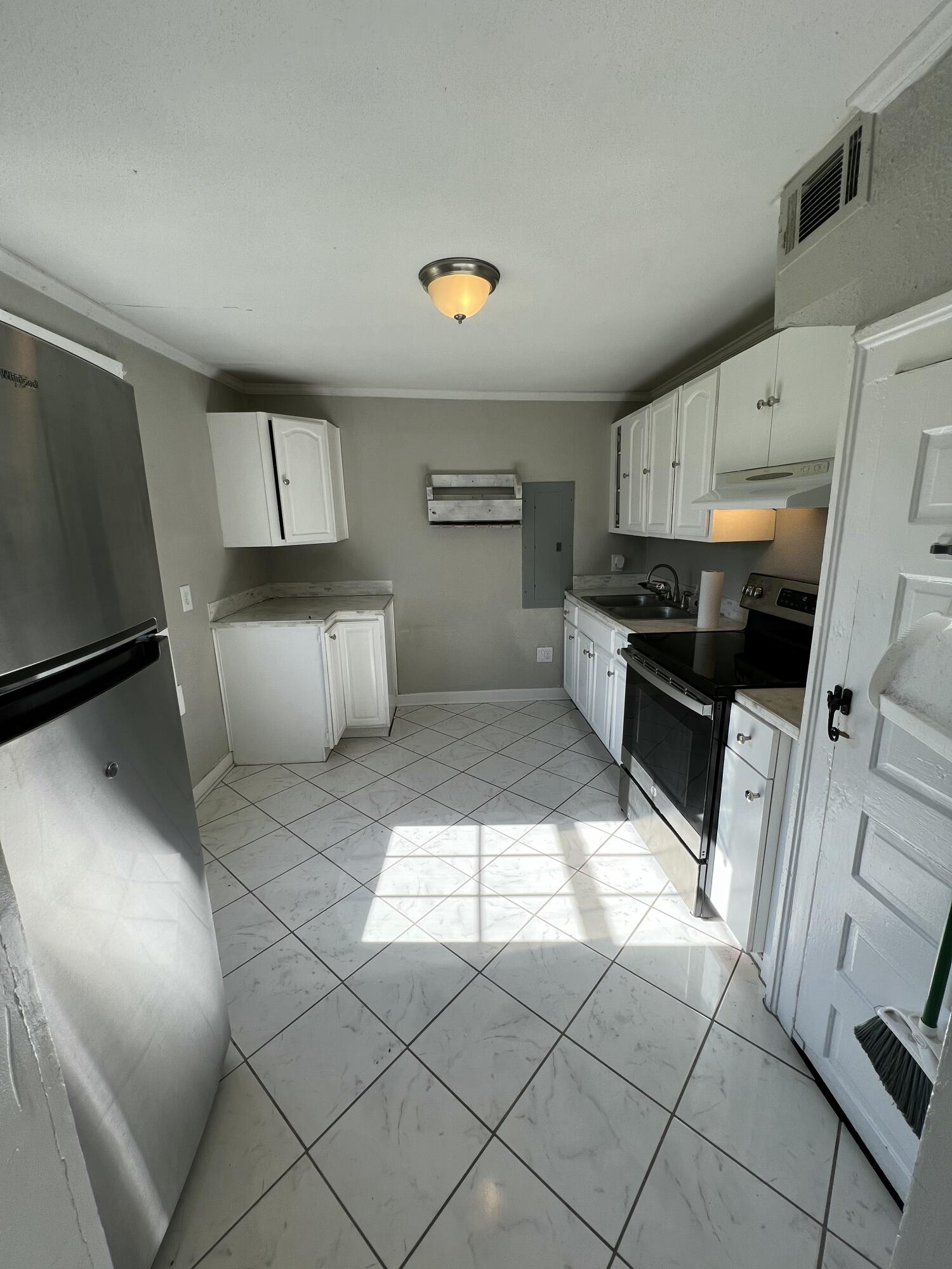 206 Reynolds Street Augusta, GA 30901 - Photo 16 of 20 IMG_4953