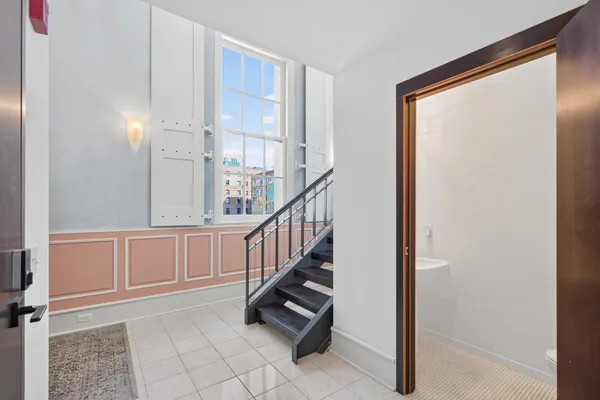 $1,900 | 214 4th Street East, Unit 101, St. Paul, MN 55101