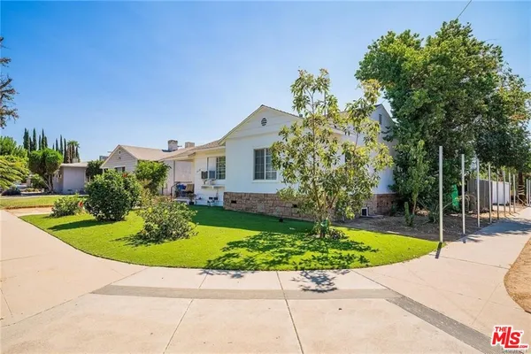 $3,900 | 16154 Gilmore Street, Van Nuys, CA 91406