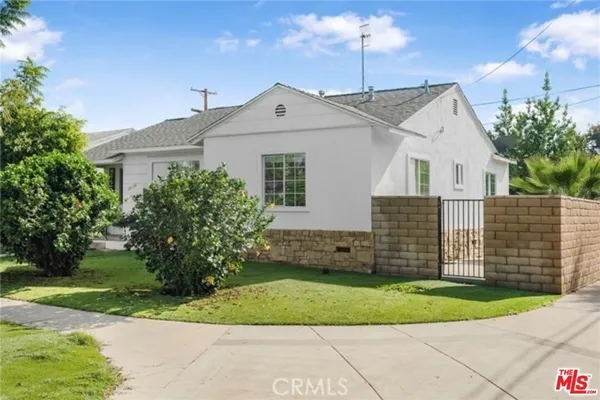 $3,900 | 16154 Gilmore Street, Van Nuys, CA 91406