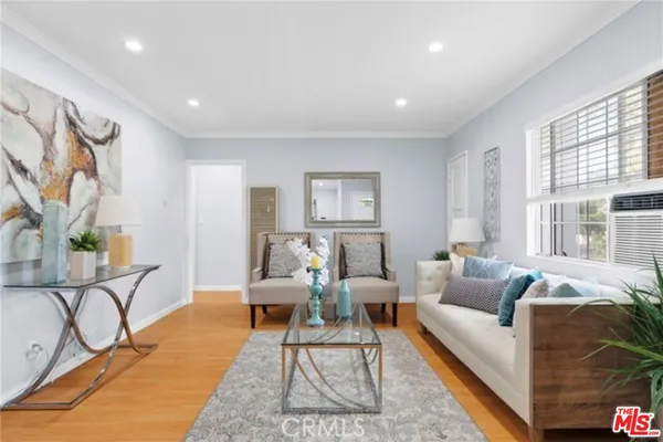 $3,900 | 16154 Gilmore Street, Van Nuys, CA 91406