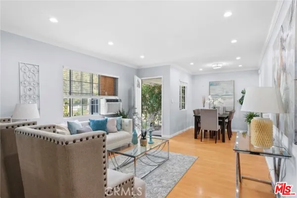 $3,900 | 16154 Gilmore Street, Van Nuys, CA 91406