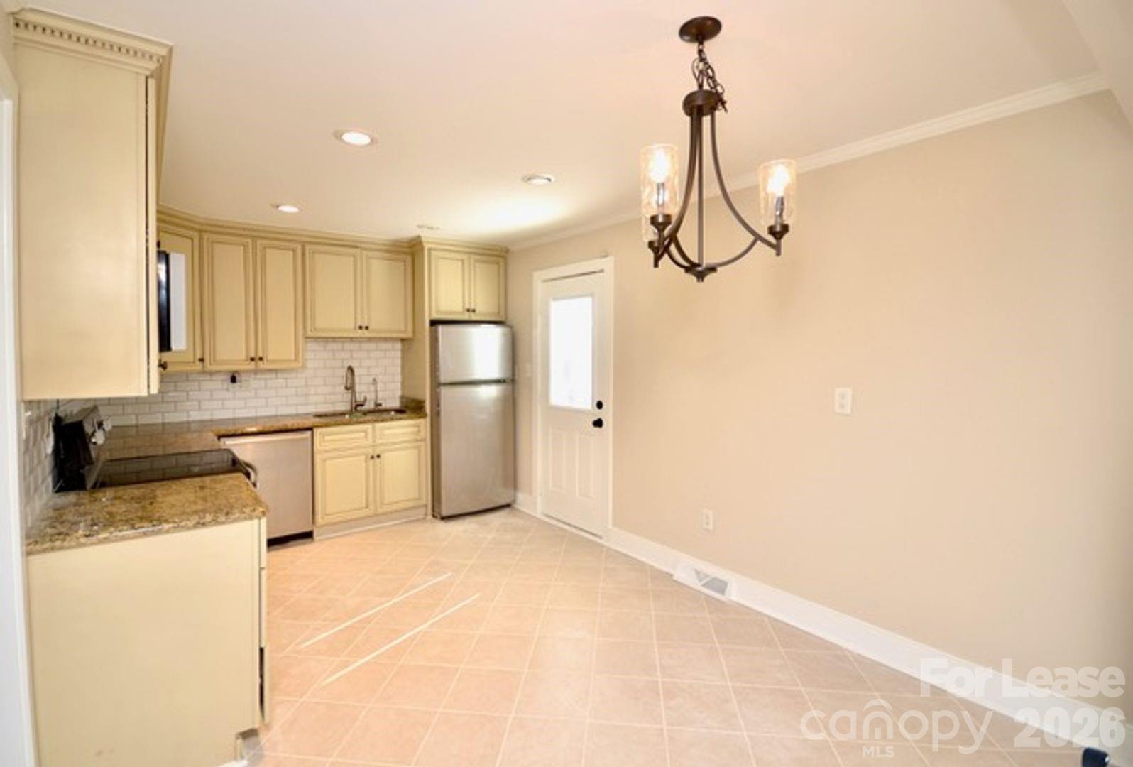 544 Manhasset Road Charlotte, NC 28209 - Photo 9 of 23