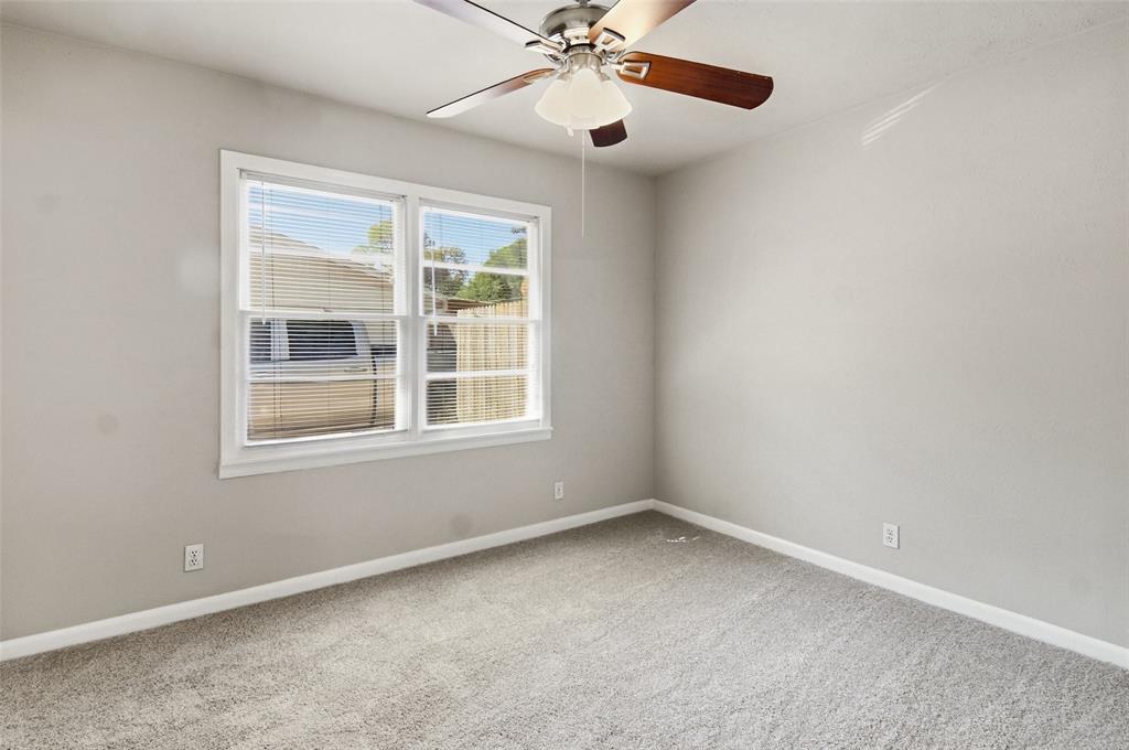 1704 Robin Road Pantego, TX 76013 - Photo 19 of 33 Gallery Image 19