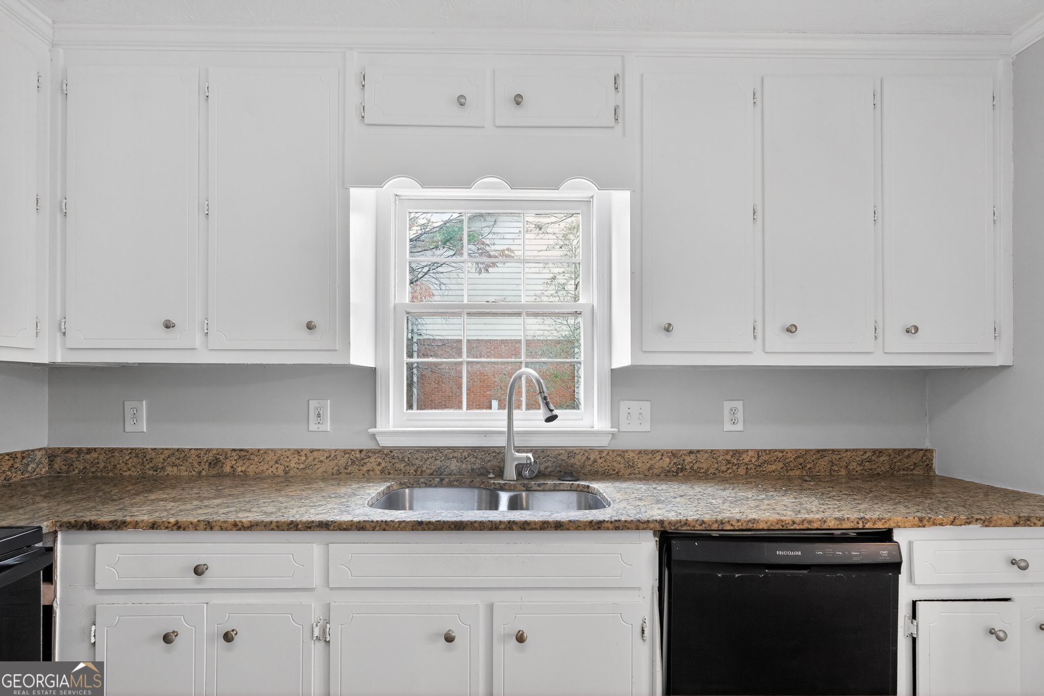 703 Kingsgate Ridge Stone Mountain, GA 30088 - Photo 10 of 35