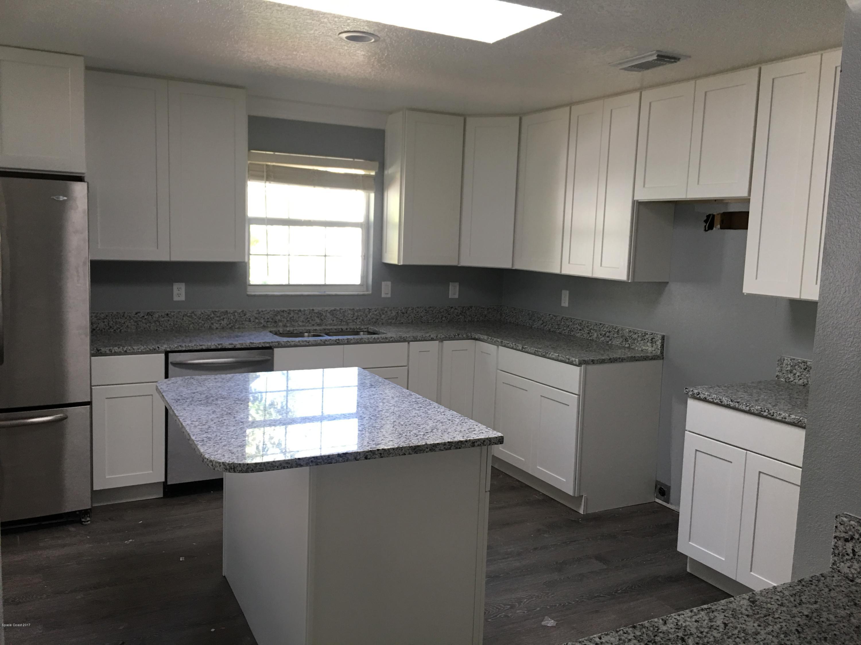 5344 Jamaica Road Cocoa, FL 32927 - Photo 6 of 18 Kitchen
