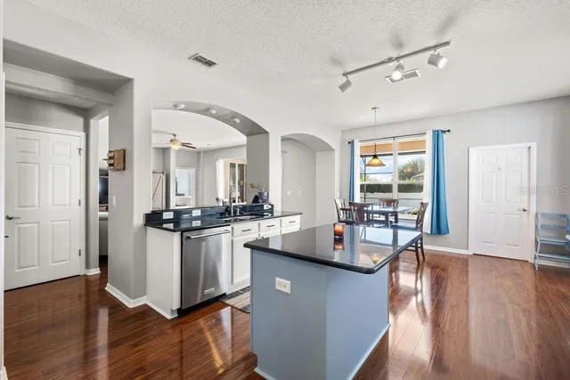 $690,000 | 570 Johns Landing Way, Oakland, FL 34787