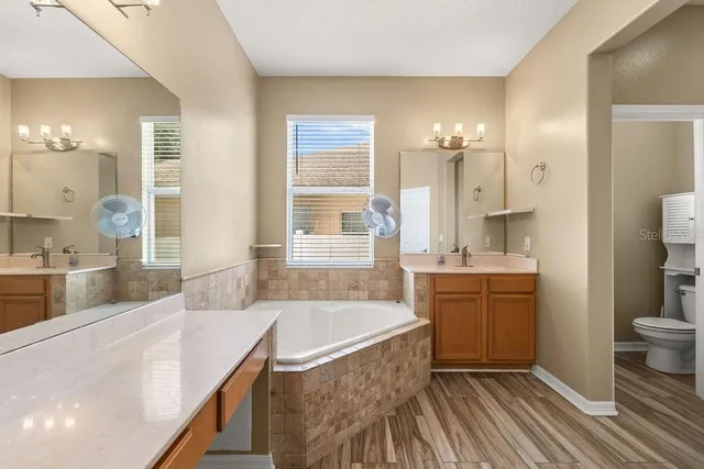 $690,000 | 570 Johns Landing Way, Oakland, FL 34787