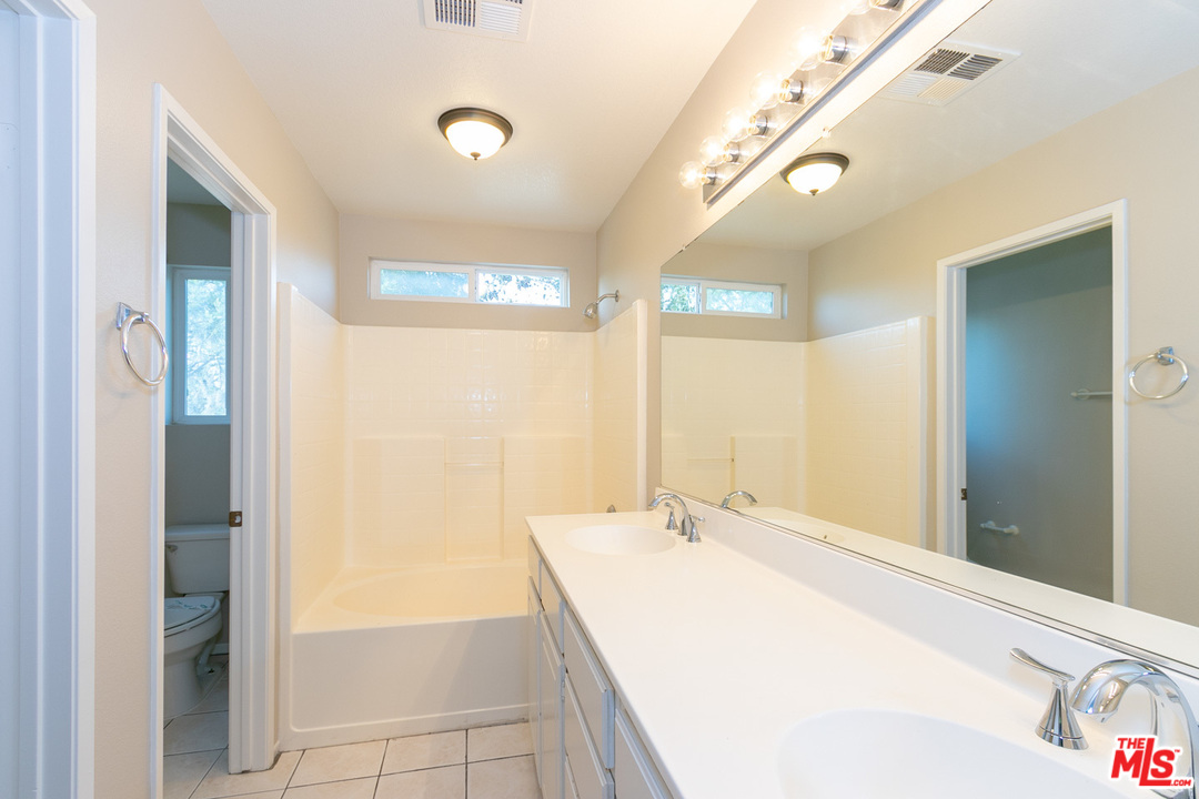 37767 Shady Maple Road Murrieta, CA 92563 - Photo 13 of 22