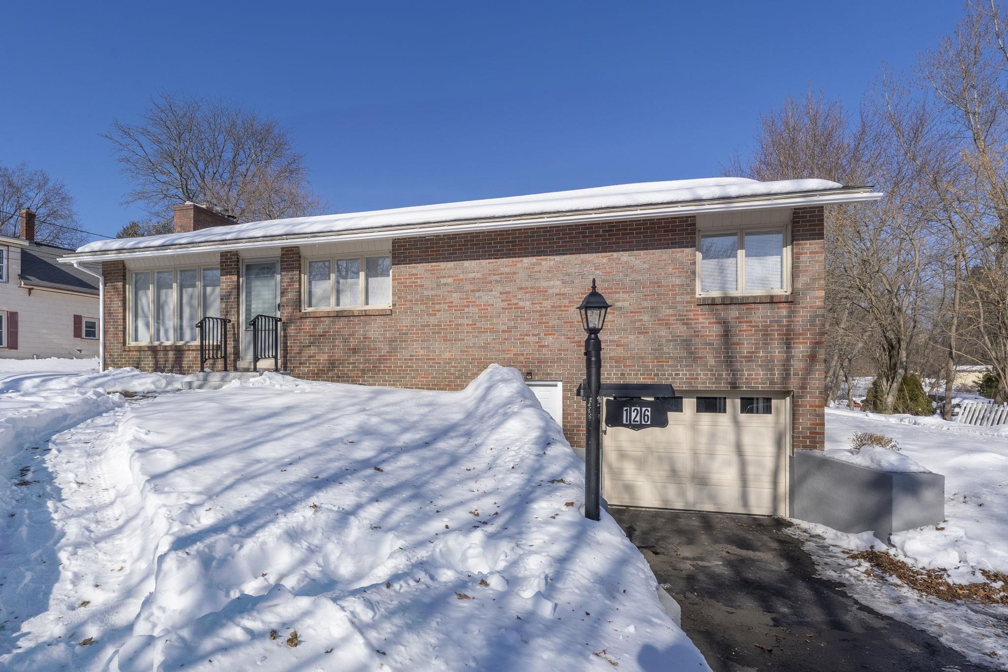 126 Cohas Avenue Manchester, NH 03109 - Photo 2 of 54