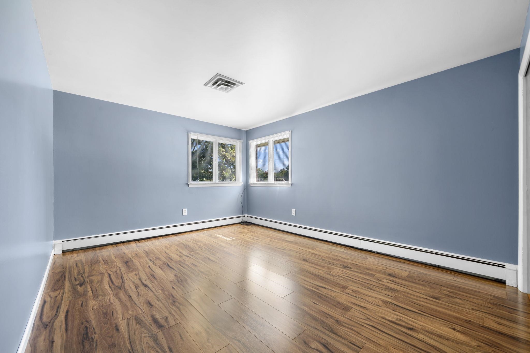 126 Cohas Avenue Manchester, NH 03109 - Photo 25 of 54