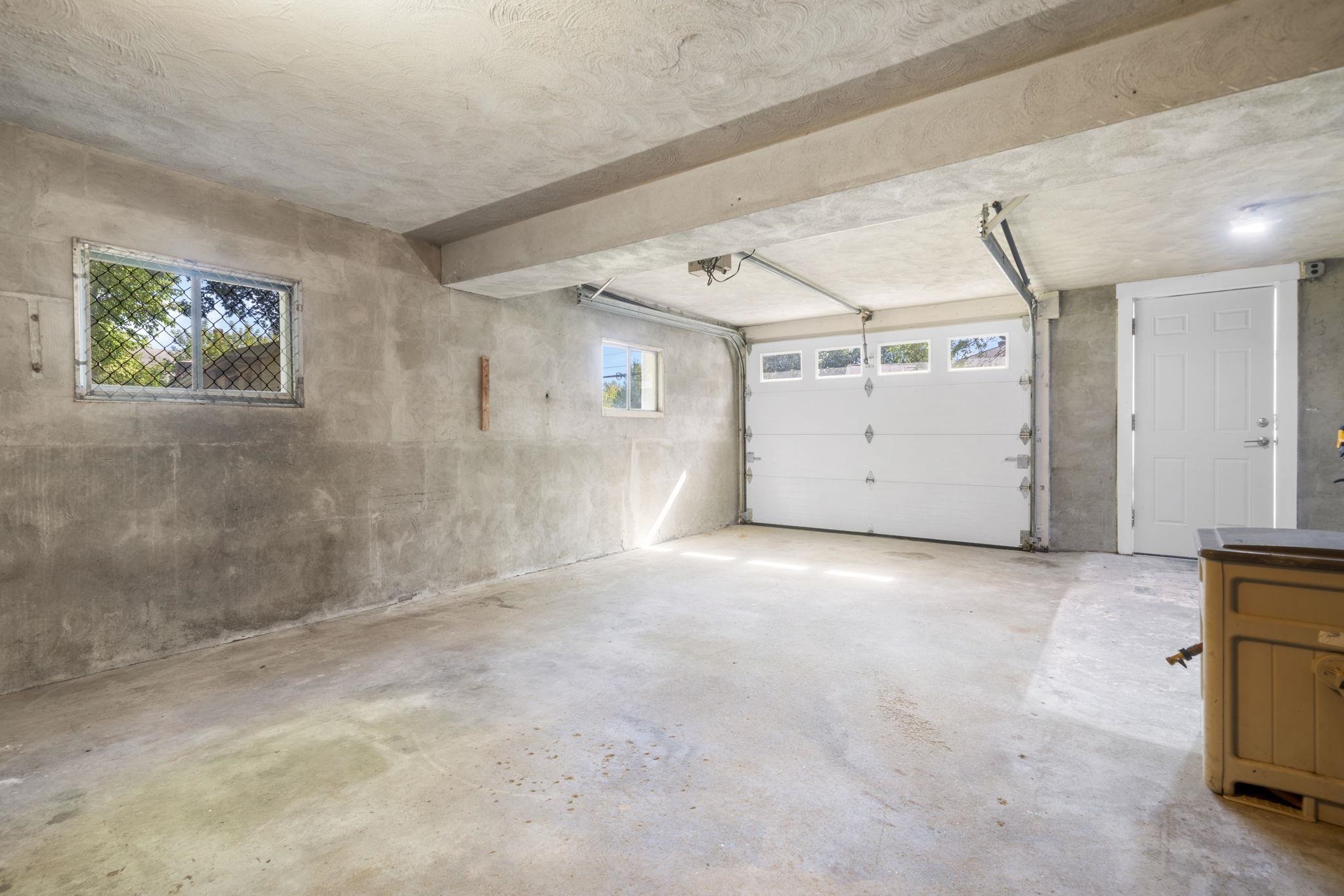 126 Cohas Avenue Manchester, NH 03109 - Photo 38 of 54