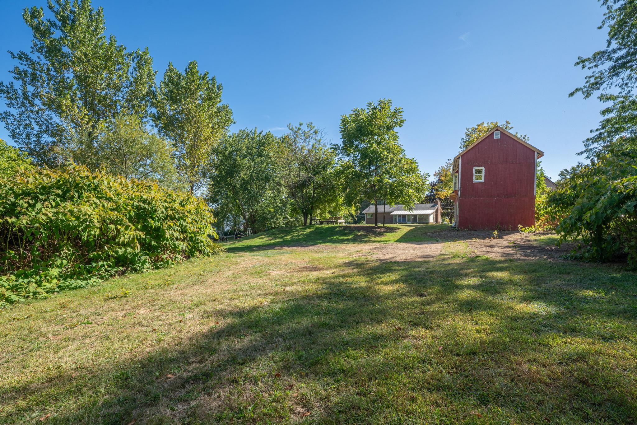 126 Cohas Avenue Manchester, NH 03109 - Photo 51 of 54