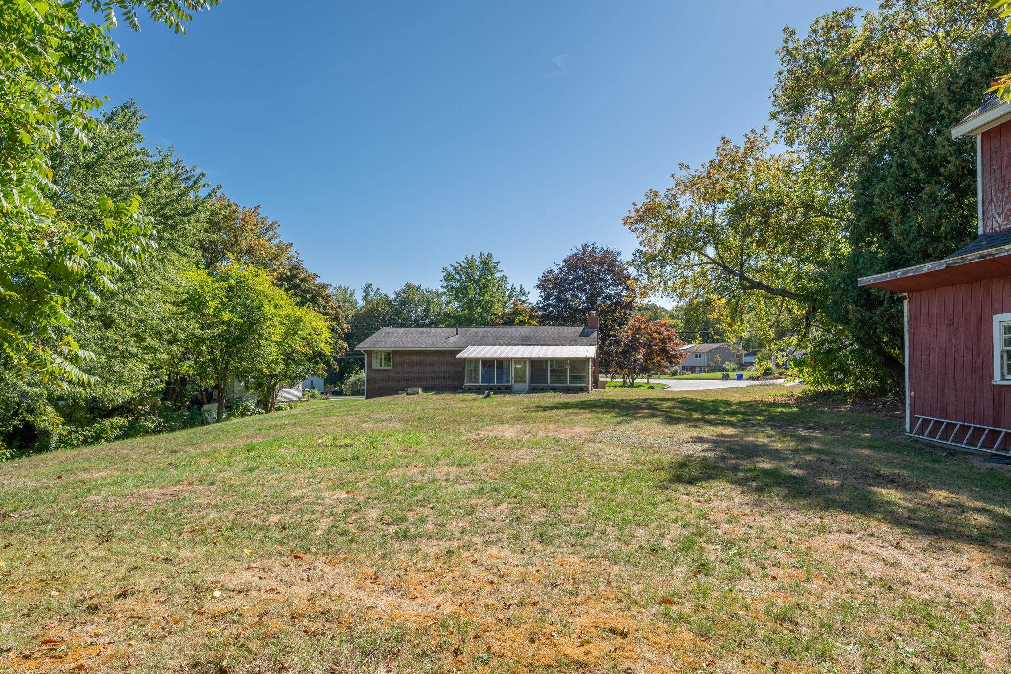 126 Cohas Avenue Manchester, NH 03109 - Photo 7 of 54