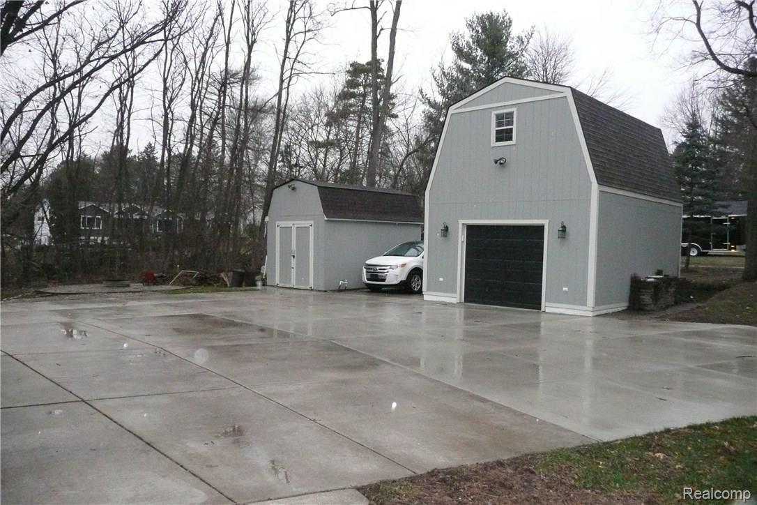 9200 Chilson Road Pinckney, MI 48169 - Photo 24 of 26 P1100788.JPG