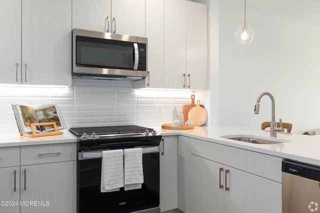 $3,100 | 6461 Highway 9, Unit #442, Howell, NJ 07731