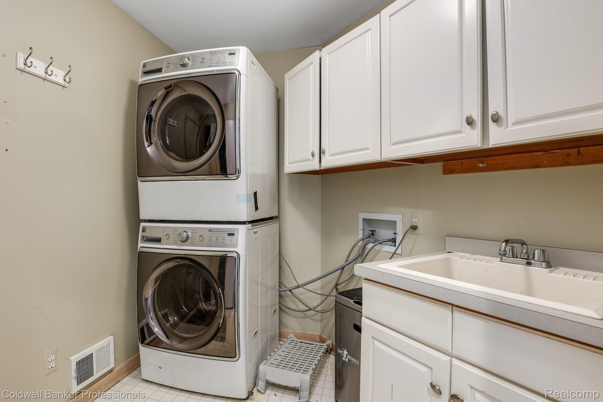 5365 Ridge Trail North Clarkston, MI 48348 - Photo 24 of 55 First floor laundry room