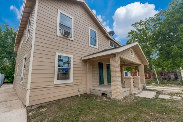 $299,500 | 812 Maltby Street, Unit 6, Houston, TX 77011