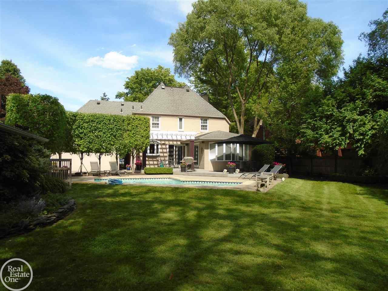 671 Westchester Road Grosse Pointe, MI 48230 - Photo 67 of 71 31350780-66.JPG