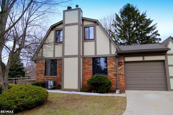 $2,300 | 1970 Pondview Court, Rochester, MI 48309